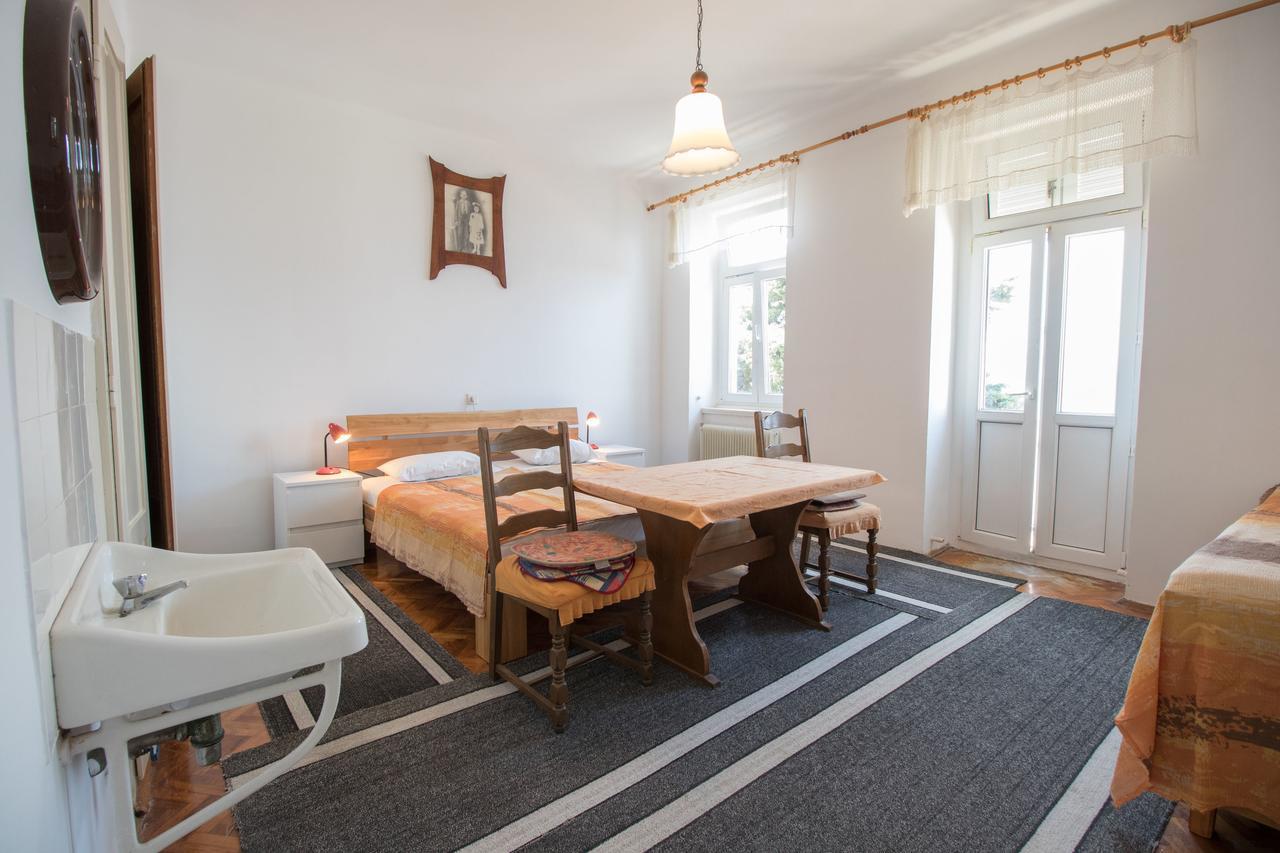 Apartments Josip By The Sea Novi Vinodolski Exterior photo